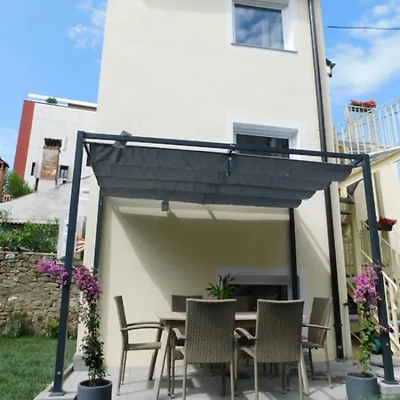 Apartamento Hisa Limoni